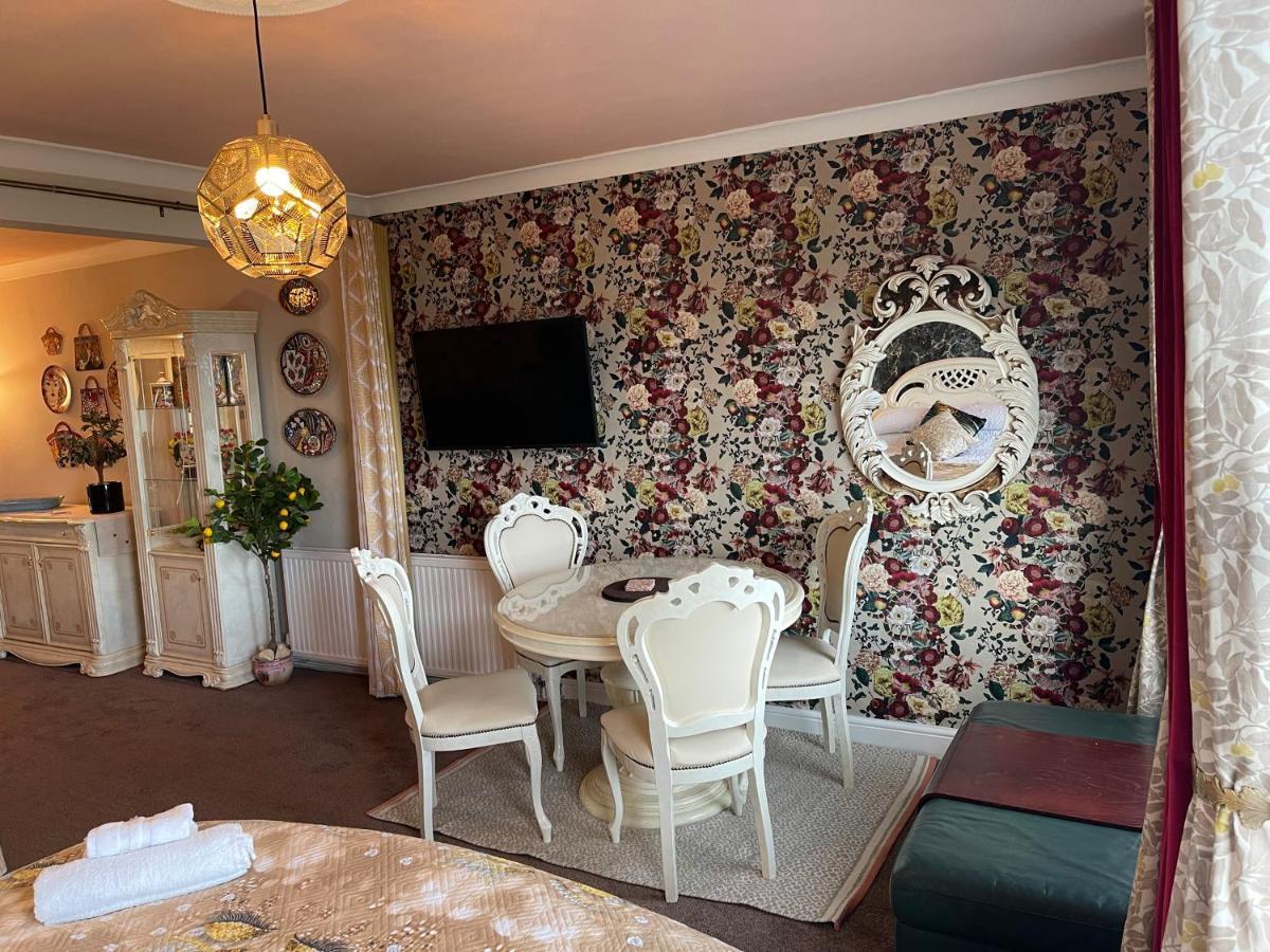 "The Italian" Seafront Apartment AEGON International Esterno foto