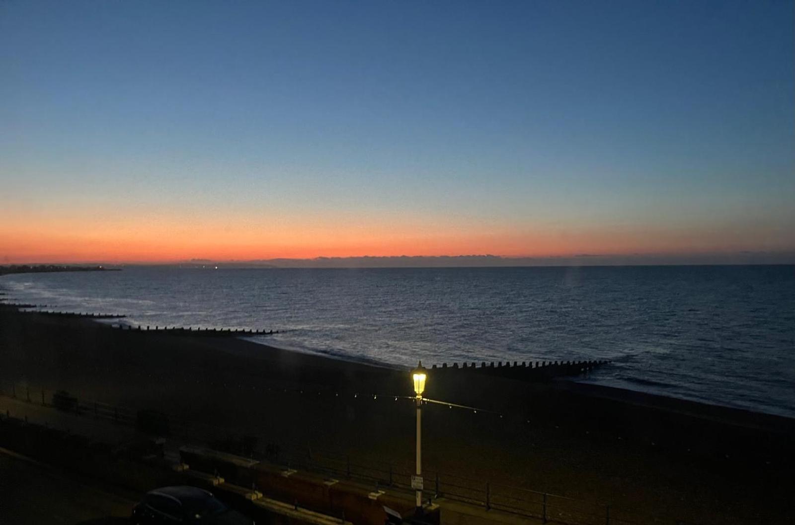 "The Italian" Seafront Apartment AEGON International Esterno foto