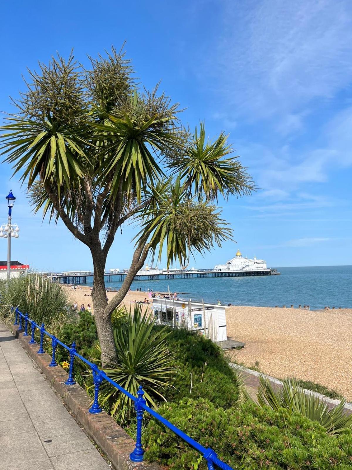 "The Italian" Seafront Apartment AEGON International Esterno foto